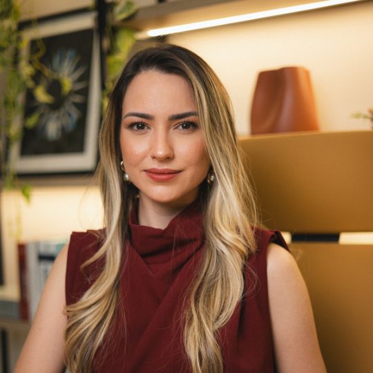 Imagem da Dra. Marina Tulher. CRM-SP 186.726 – RQE 91159 / RQE 911591 Imagem dra. Marina Tulher