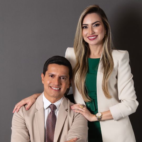 Equipe médica da Endocasal. Dr. Ruy Machado e Dra. Marina Tulher. Equipe médica da Endocasal. Dr. Ruy Machado e Dra. Marina Tulher.